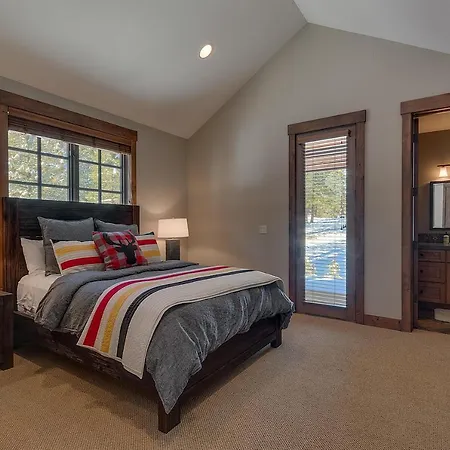 Mountain Majesty At Grays Crossing - Luxury 4Br 4Ba W Private Hot Tub Vila